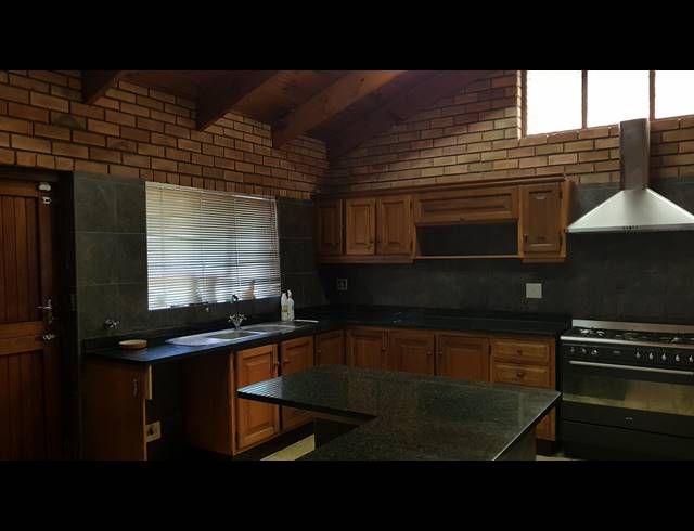 4 BEDROOM HOUSE RENTED IN MONTROSE